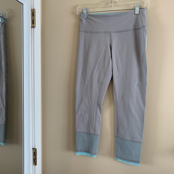 Lulu lemon athletic pants. - Picture 3 of 6